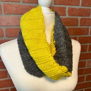 1937 accessories wool two tone cowl scarf